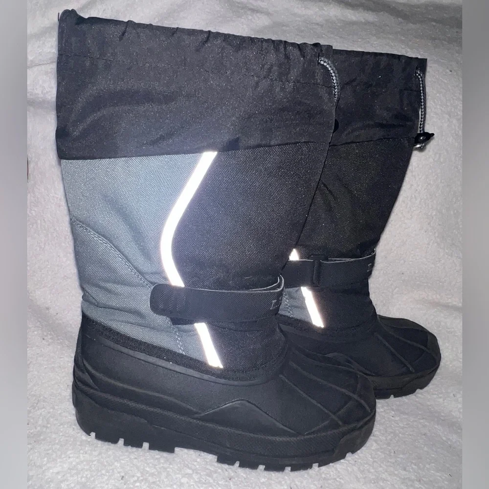 L.L. Bean Kids Mid Calf Winter Boots With Liner | Size 4 | Black | Gray |